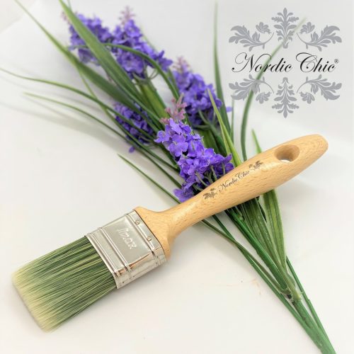Nordic Chic flat brush medium