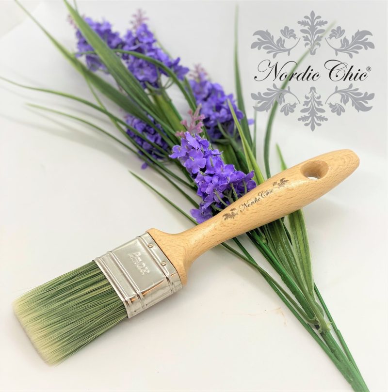 Nordic Chic flat brush medium