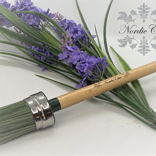 Nordic Chic Oval Brush